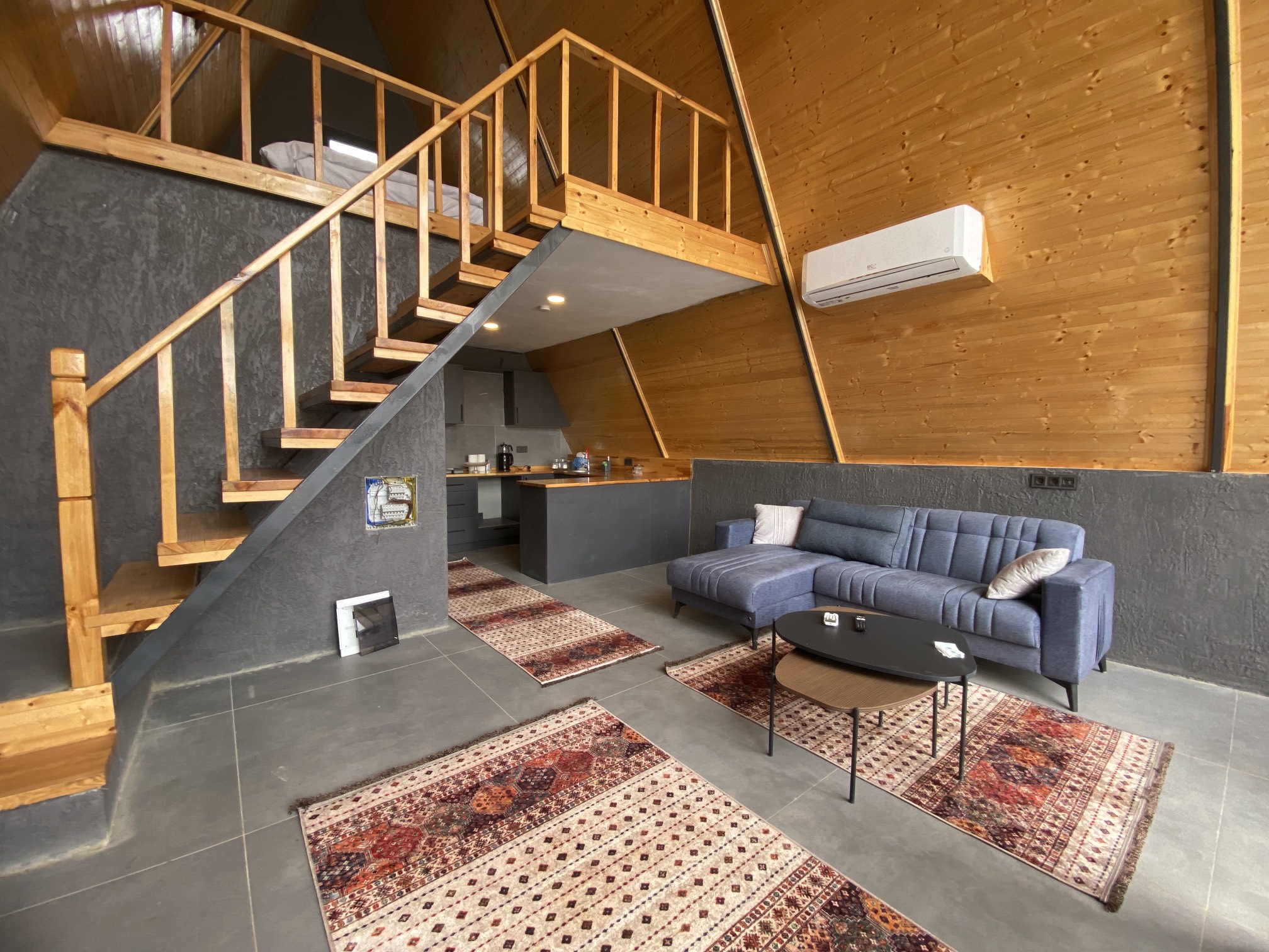 Atakum Dereköy bungalov geniş iç mekan piramit çatı